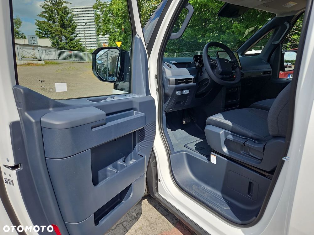 Kia PV5 - 10