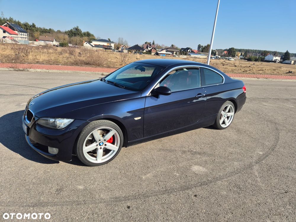 BMW Seria 3 330i - 3