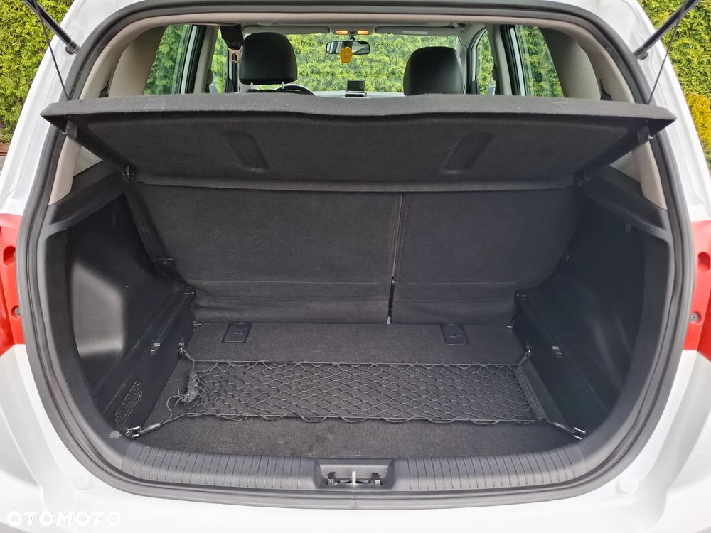 Kia Venga 1.4 CRDi M - 13