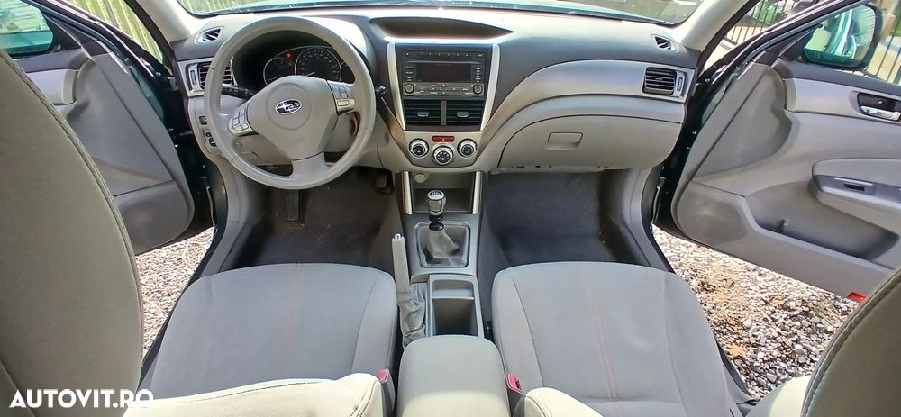 Subaru Forester 2.0X VQ - 16