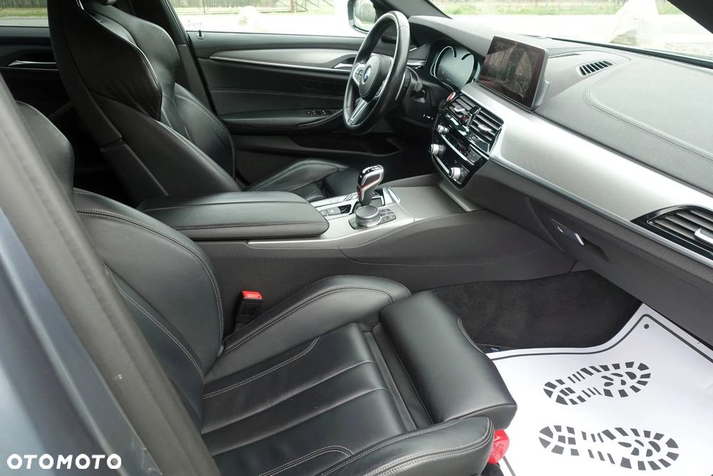 BMW M5 Competition - 12
