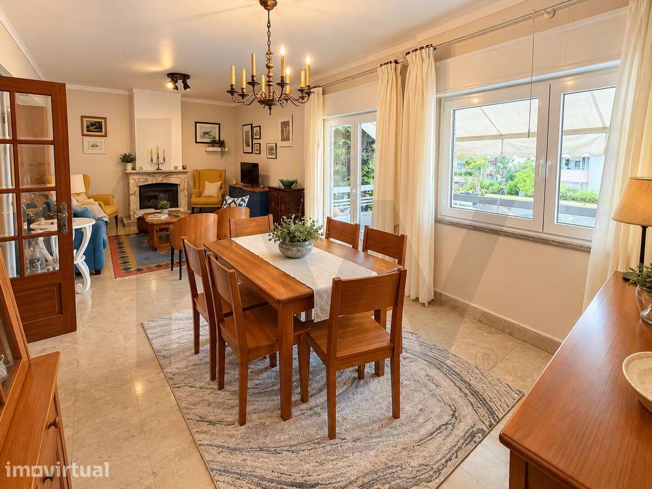 Moradia T4 com jardim, terraços e garagem no centro de Tomar - Grande imagem: 5/45
