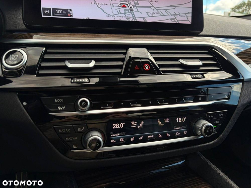 BMW Seria 5 530d xDrive mHEV M Sport sport - 26