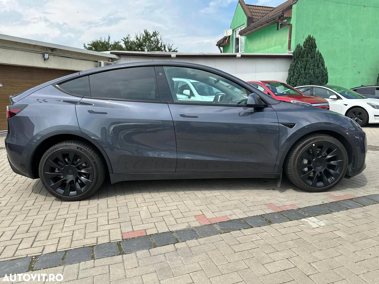 Tesla Model Y Long Range AWD - 15