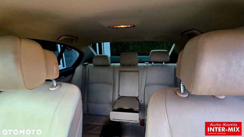 BMW Seria 5 520d - 34