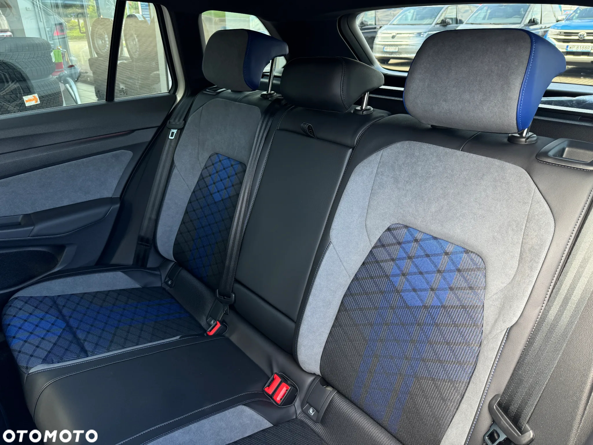 Volkswagen Golf VIII 2.0 TSI 4Motion R DSG - 16