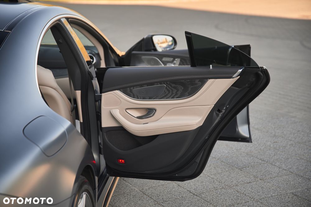 Mercedes-Benz CLS - 33