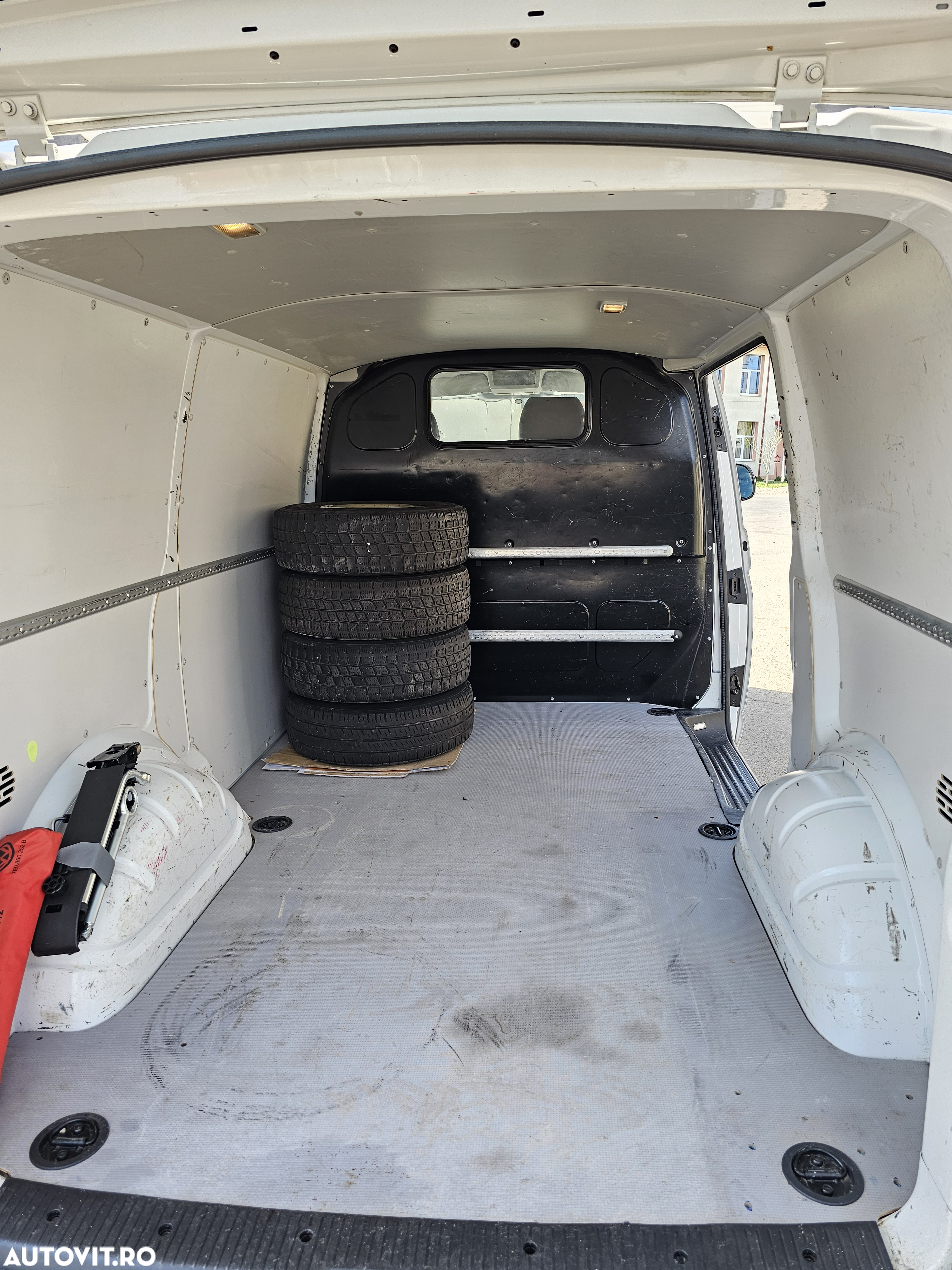 Volkswagen Transporter - 5