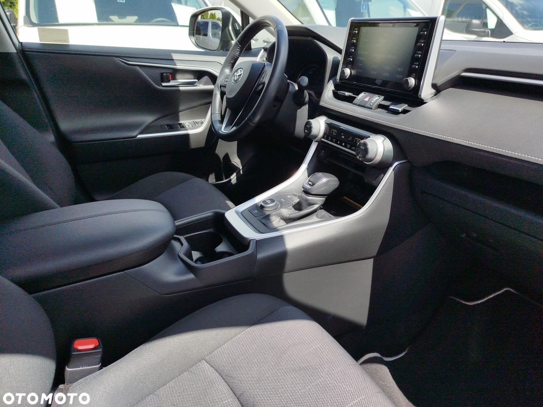 Toyota RAV4 - 9