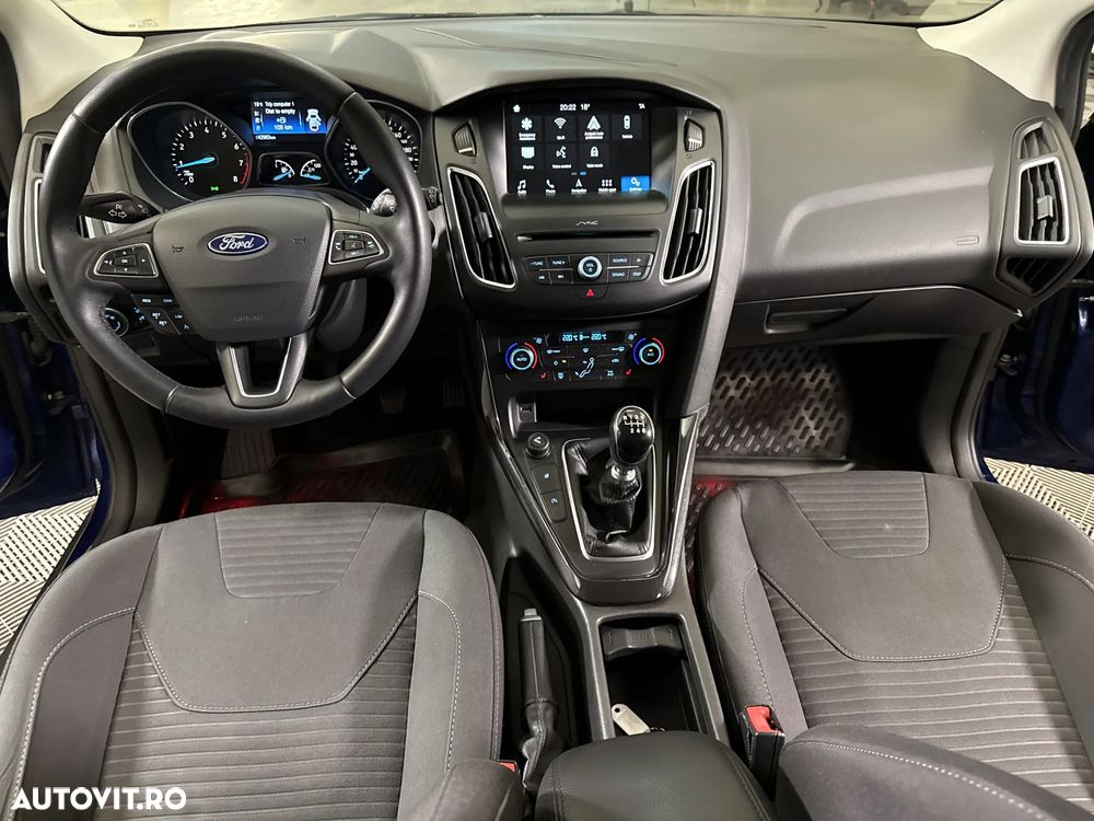 Ford Focus - 10