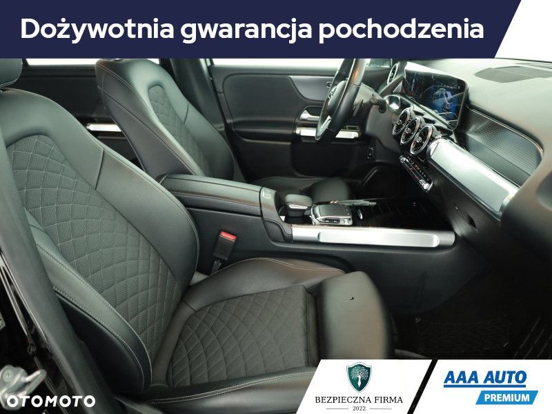 Mercedes-Benz GLB - 11