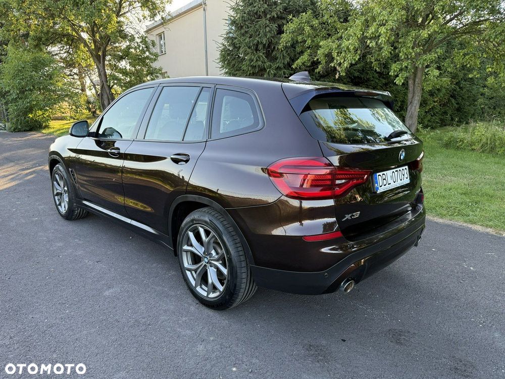 BMW X3 xDrive20i Advantage - 4