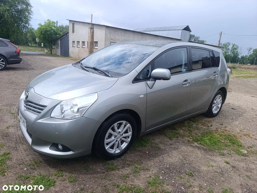 Toyota Verso 2.0 D-4D Sol - 4