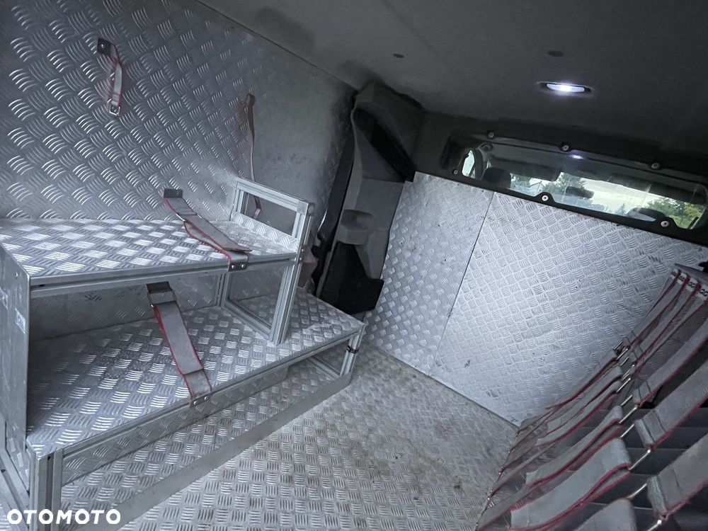 Renault Trafic - 25