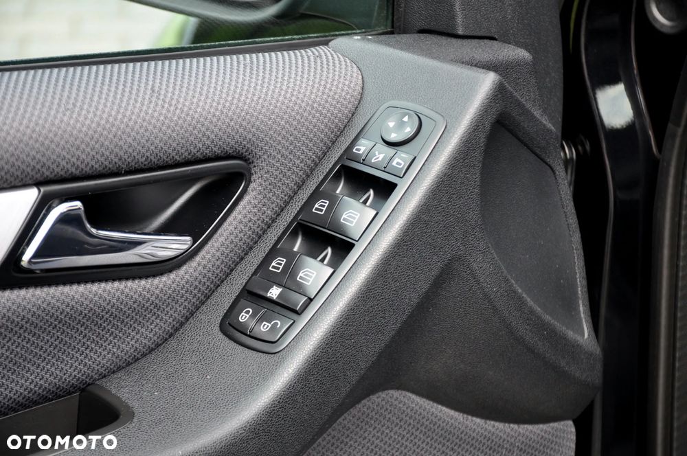 Mercedes-Benz Klasa A 170 BlueEFFICIENCY Avantgarde - 35