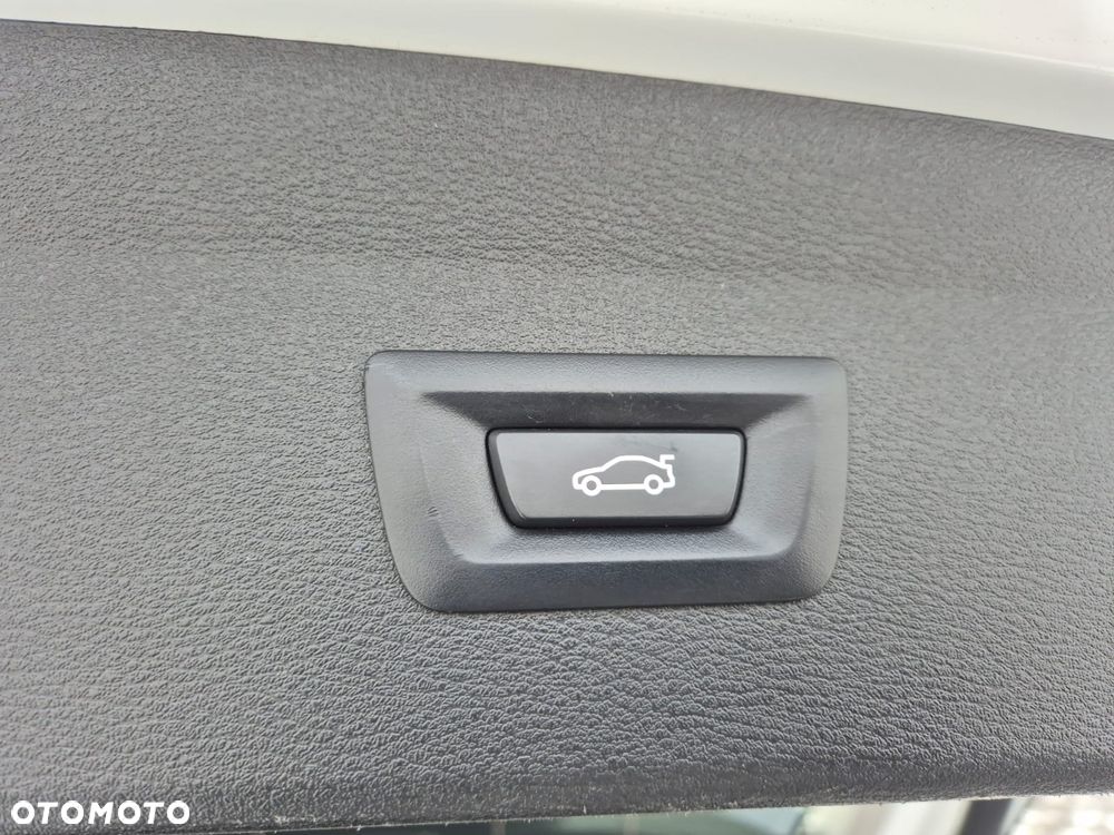 BMW X1 xDrive18d xLine - 15