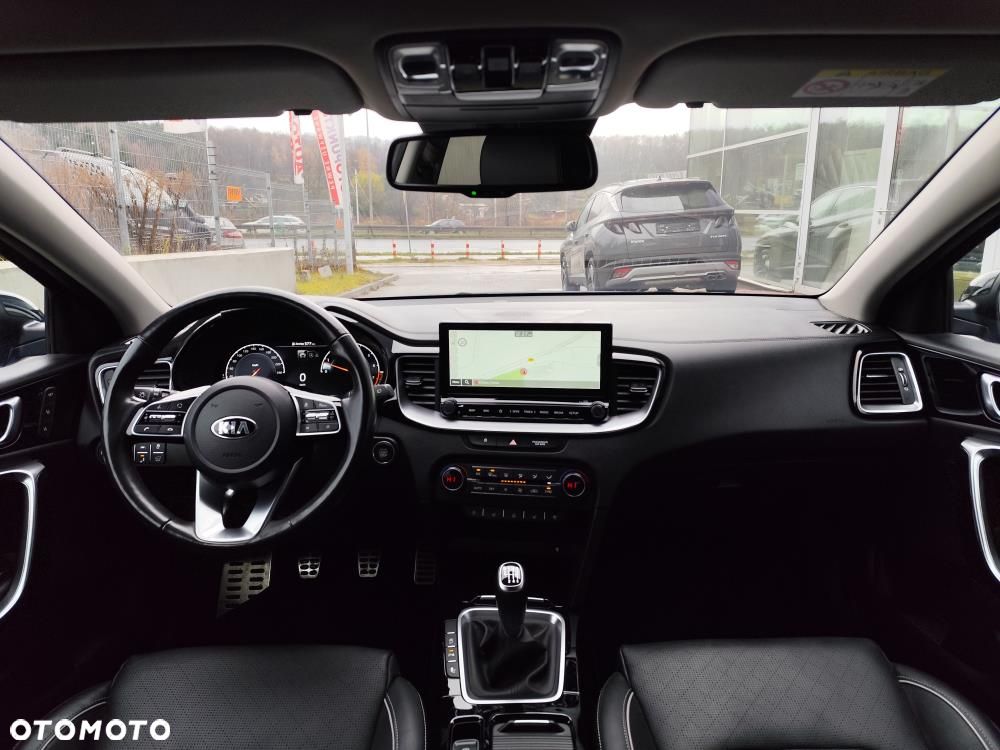 Kia XCeed - 13