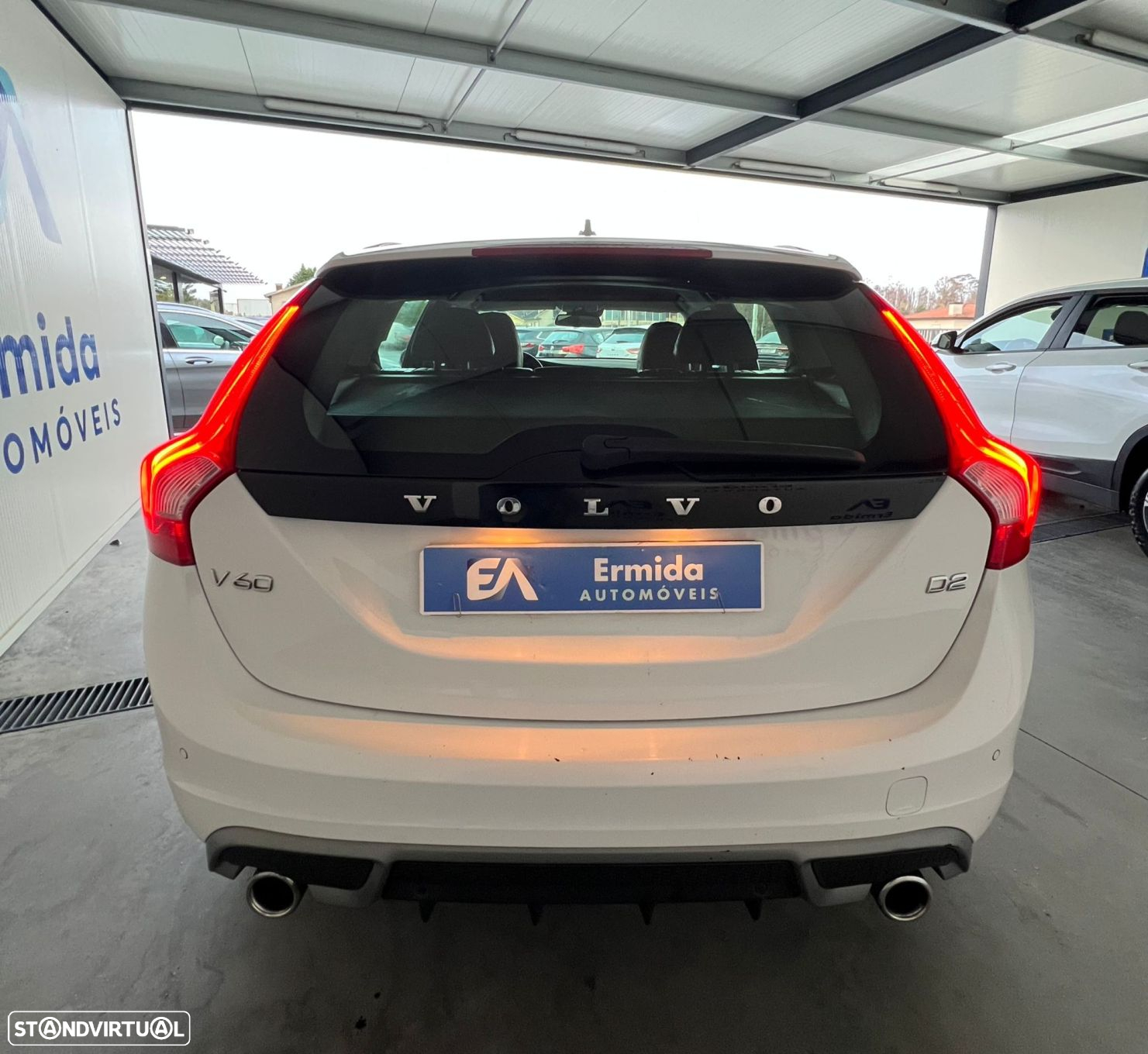 Volvo V60 1.6 D2 R-Design - 19