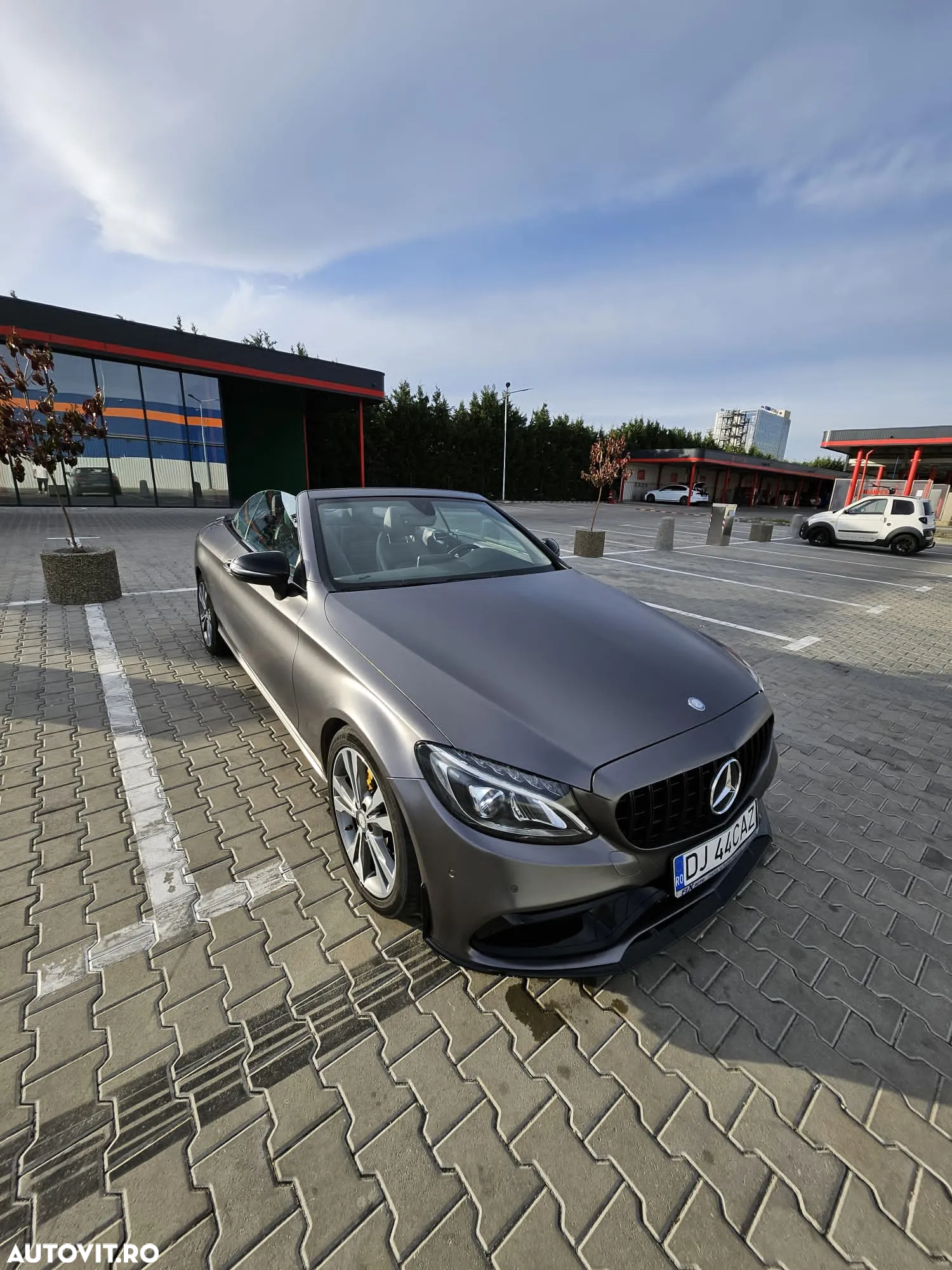Mercedes-Benz C 220 d Cabrio 4Matic 9G-TRONIC - 3