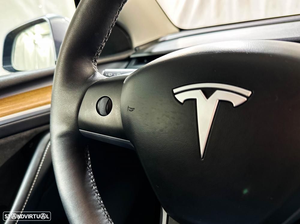 Tesla Model Y Long Range Dual Motor AWD - 41