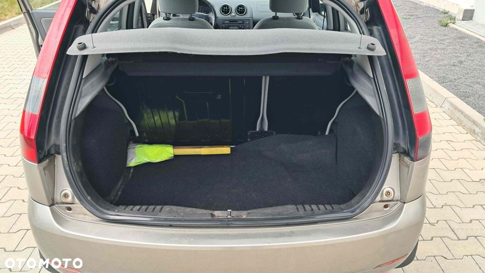 Ford Fiesta 1.4 Ghia - 9