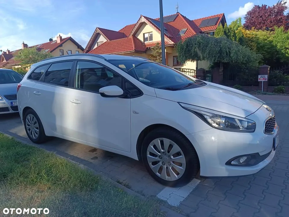 Kia Ceed 1.4 CVVT Dream-Team Edition - 2