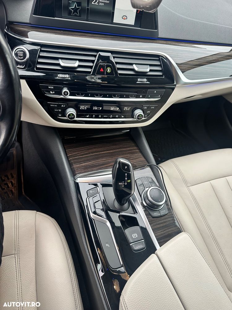 BMW Seria 5 520d Aut. Sport Line - 16