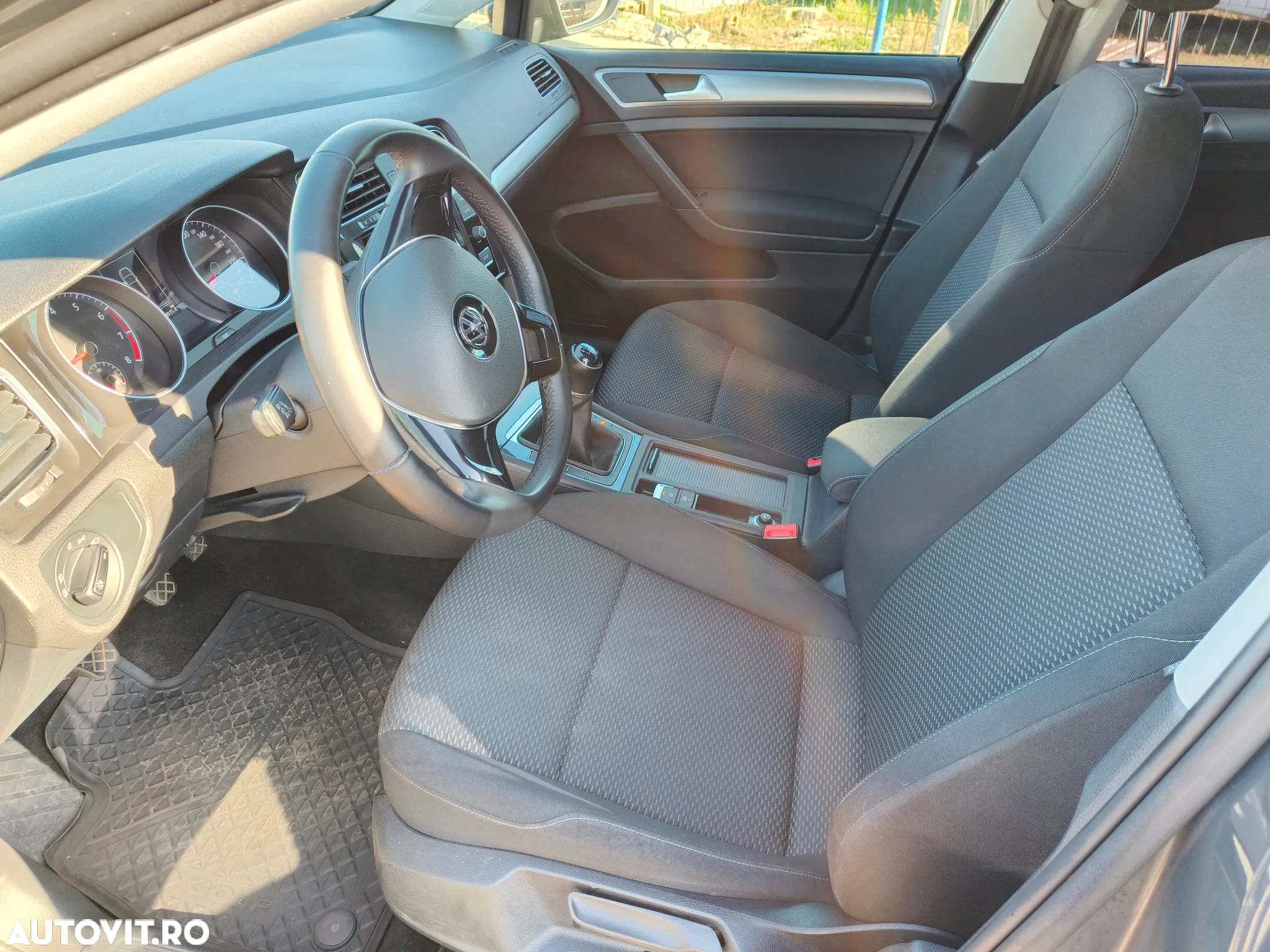 Volkswagen Golf 1.0 TSI Comfortline - 8