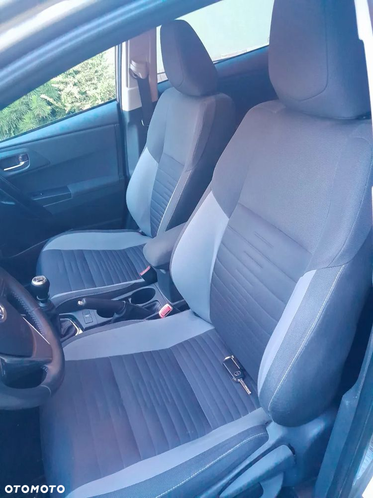 Toyota Auris 1.6 Premium Comfort - 7