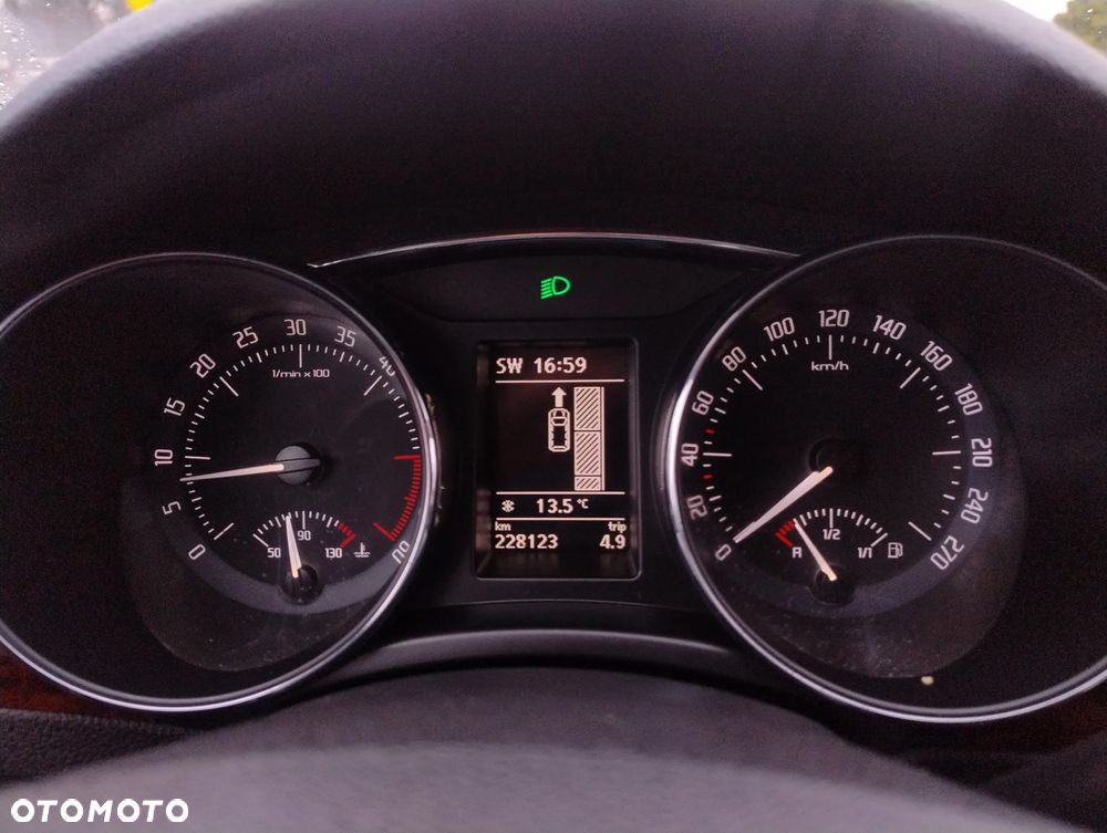 Skoda Superb 2.0 TDI Exclusive - 13