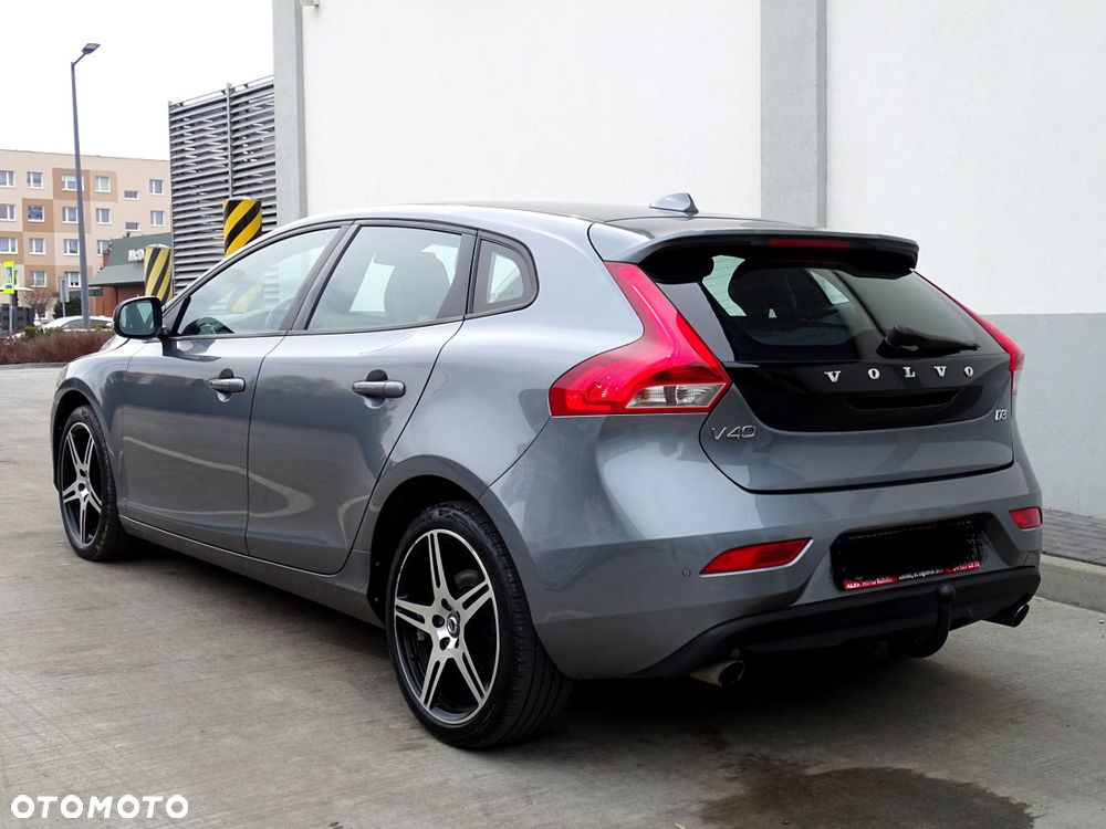 Volvo V40 D3 Momentum - 8