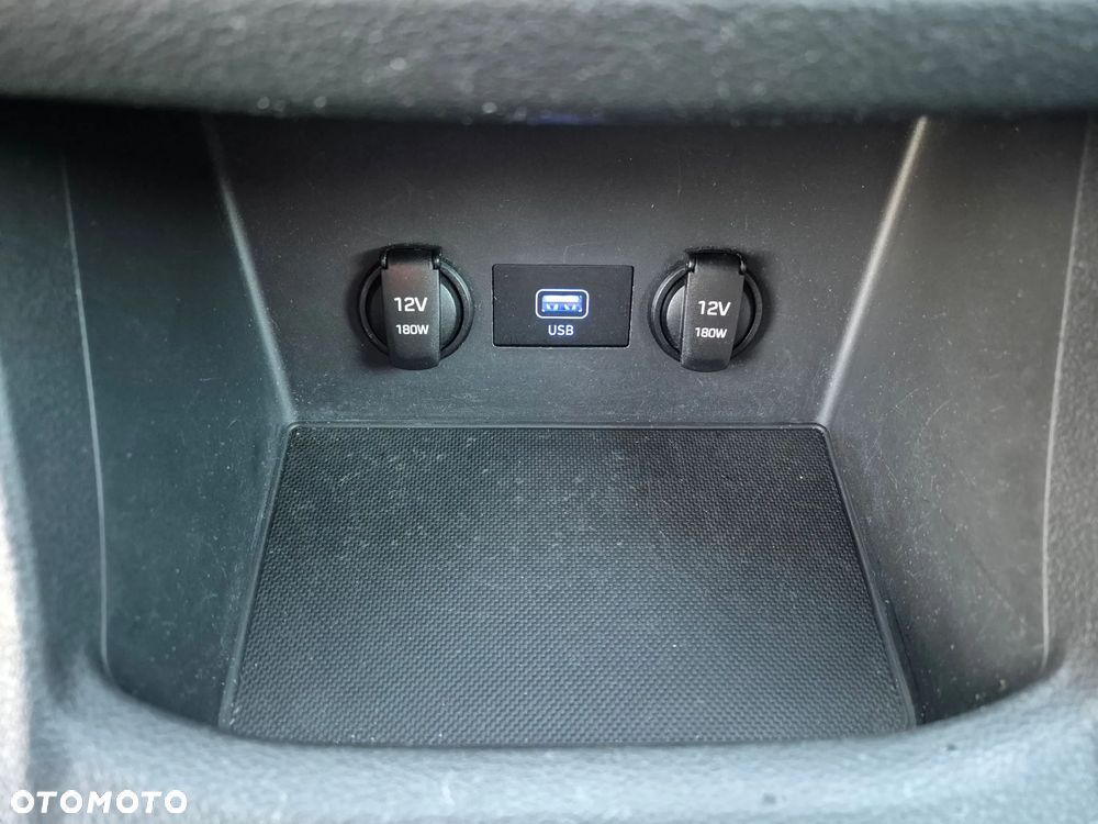 Hyundai i30 1.5 DPI Classic + - 24