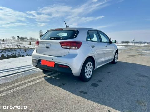 Kia Rio 1.2 L - 10