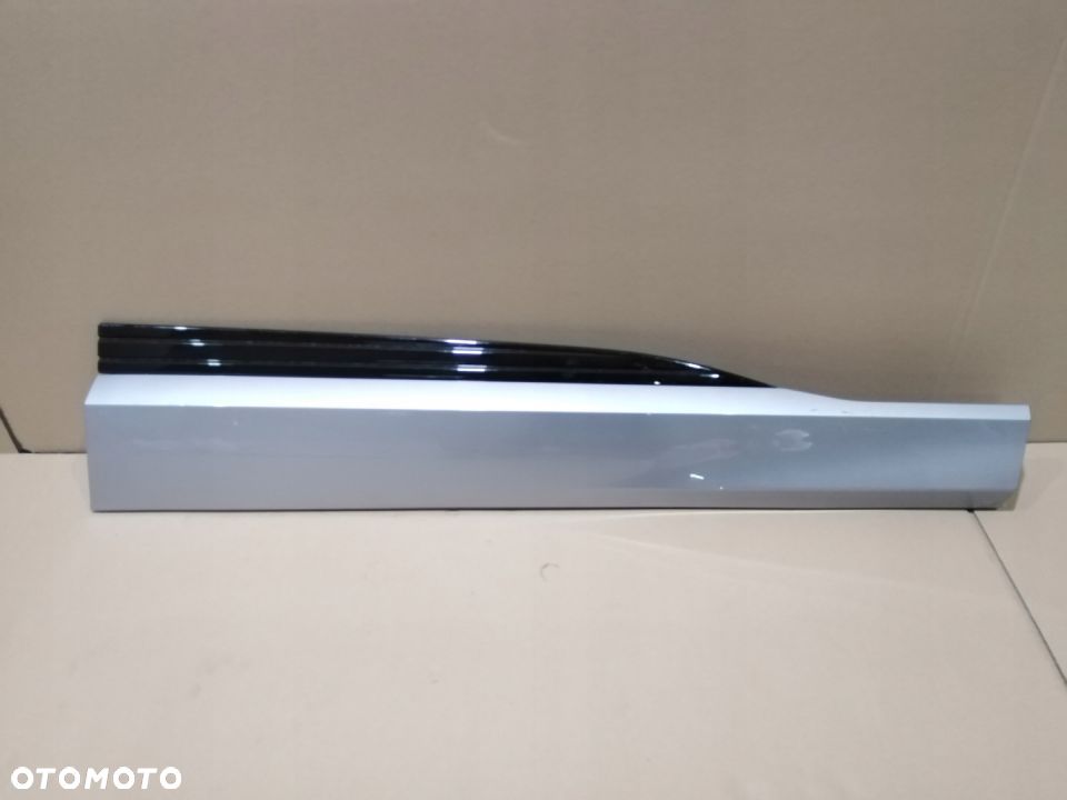LISTWA DRZWI PRAWA AUDI E-TRON 2020 4KE853060A - 1