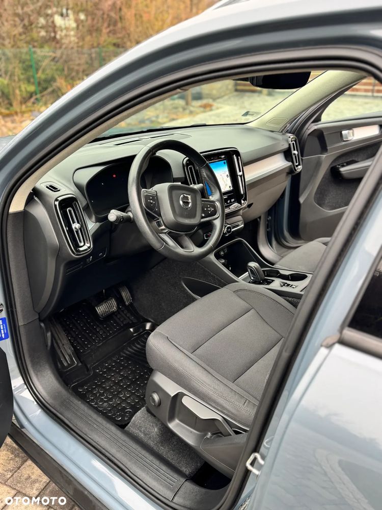 Volvo XC 40 T3 Momentum Pro - 29