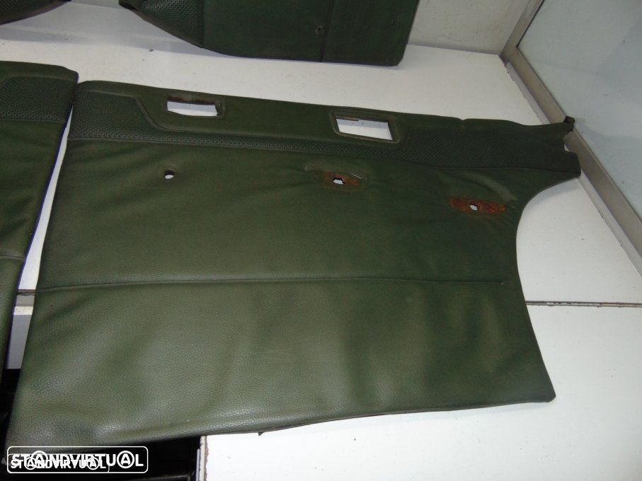 Mercedes W115 - quartelas das portas - 2