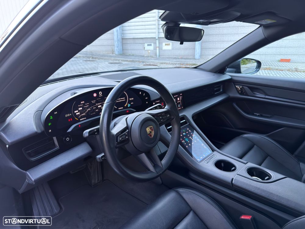 Porsche Taycan 4S - 25