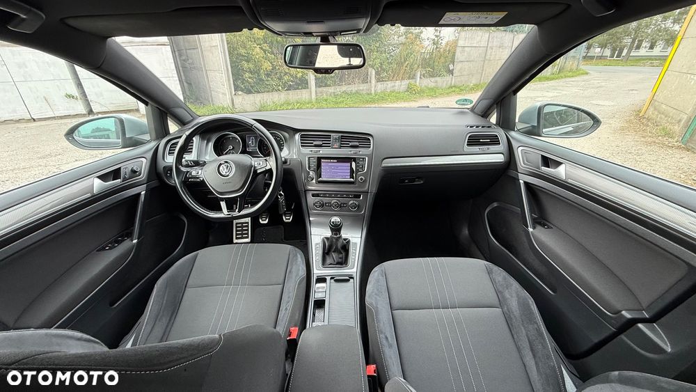Volkswagen Golf 2.0 BlueTDI 4Motion Highline - 36