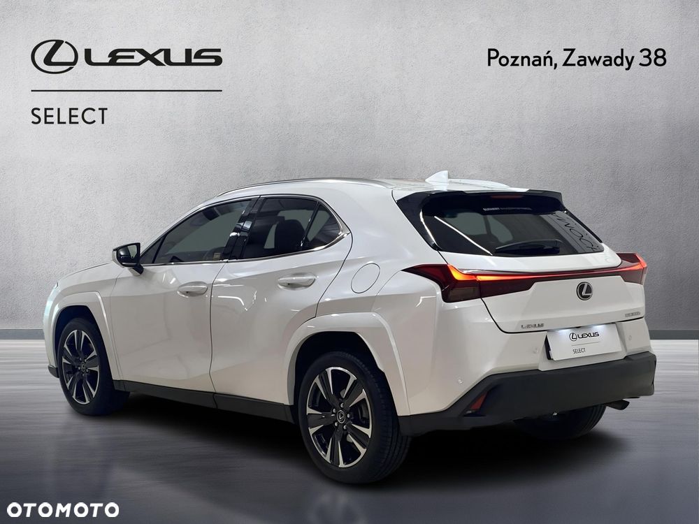 Lexus UX - 3