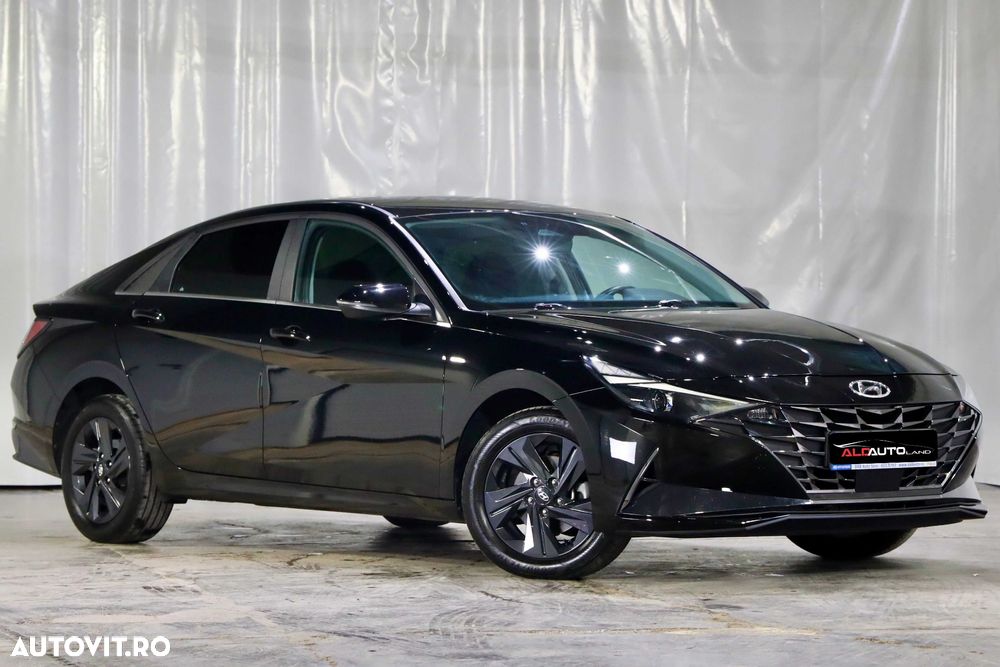 Hyundai Elantra - 3