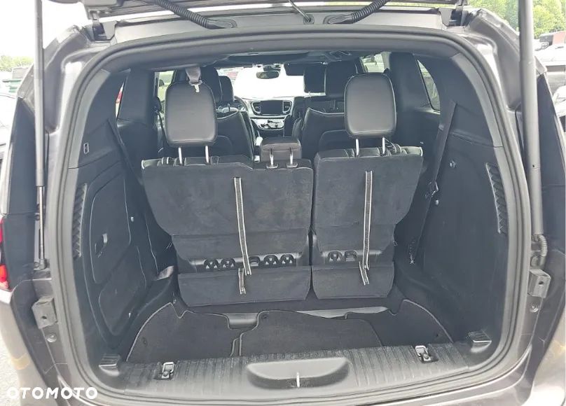 Chrysler Pacifica - 12