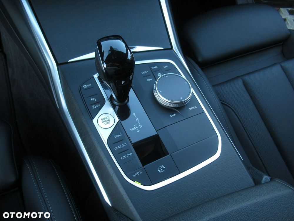 BMW Seria 3 320i Luxury Line - 15