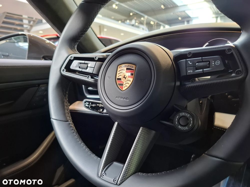 Porsche Taycan GTS - 18