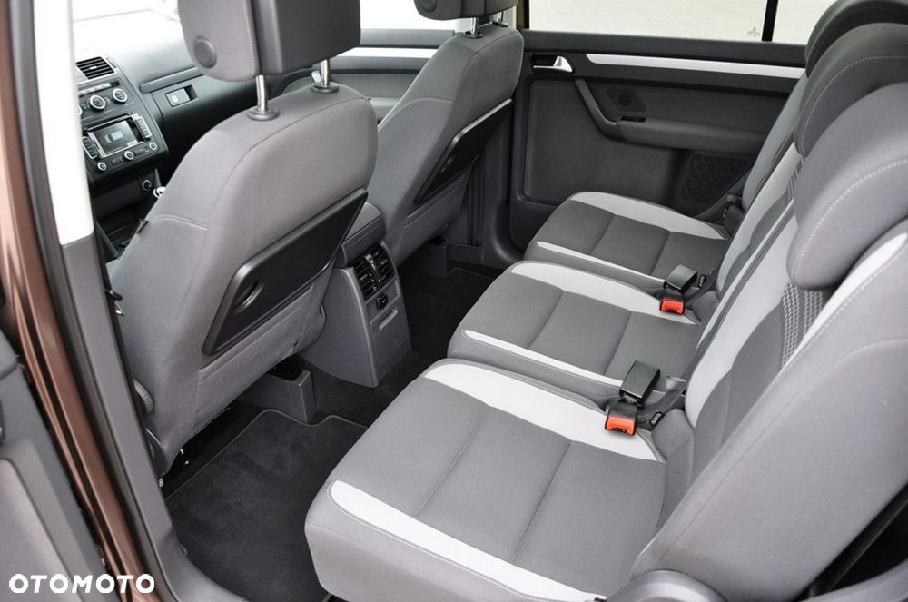 Volkswagen Touran - 22