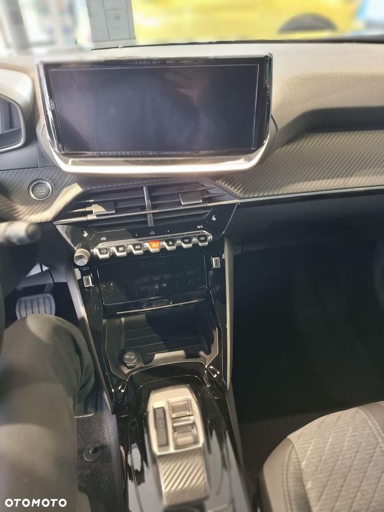 Peugeot 2008 PureTech mHEV Allure e-DCS6 - 11