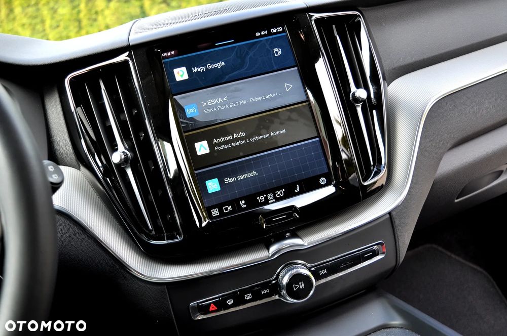 Volvo XC 60 B4 D Plus Dark - 26