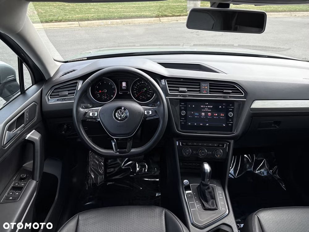 Volkswagen Tiguan - 11