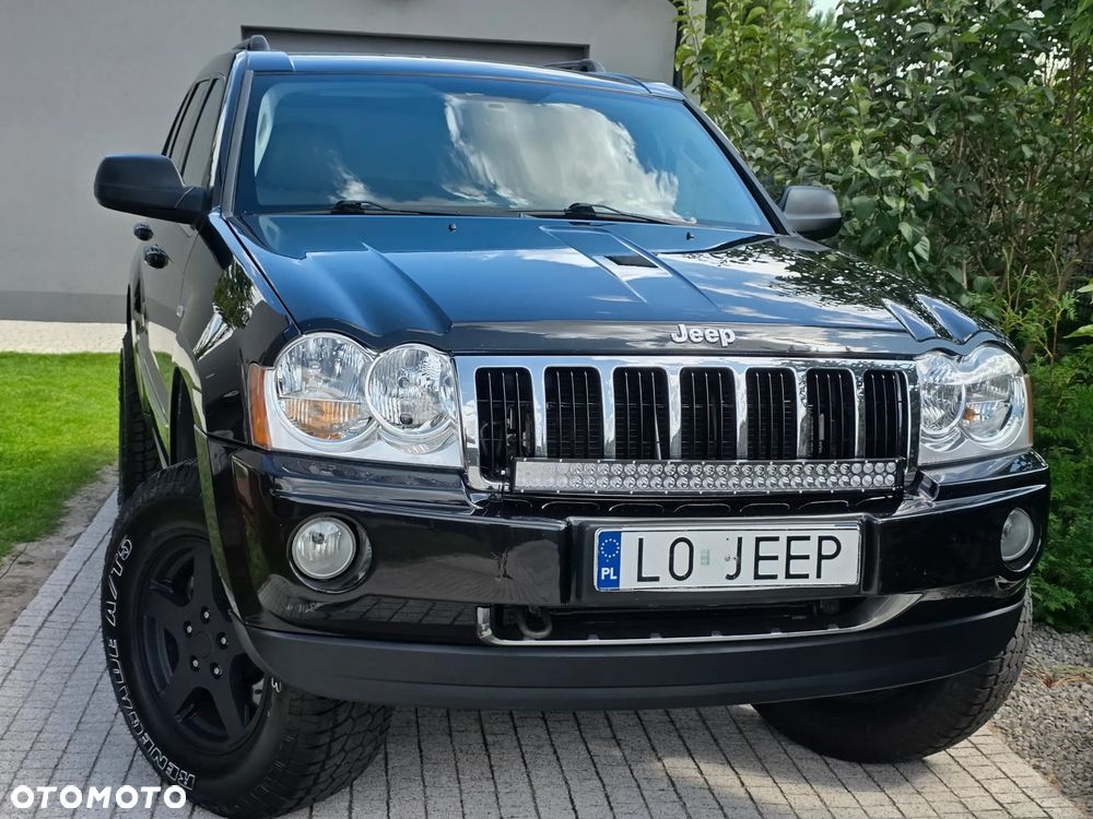 Jeep Grand Cherokee - 23