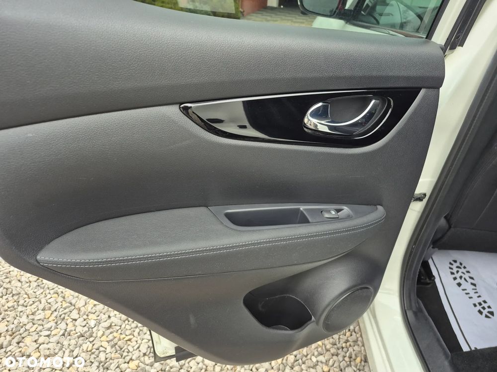 Nissan Qashqai 1.3 DIG-T ZAMA - 16