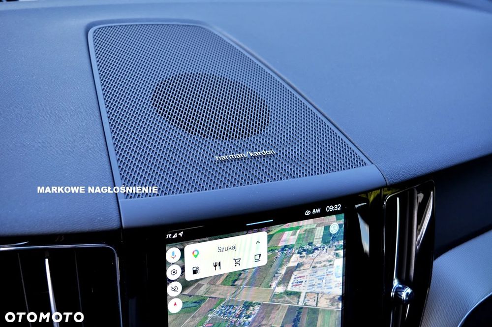 Volvo XC 60 B4 D AWD Plus Dark - 30